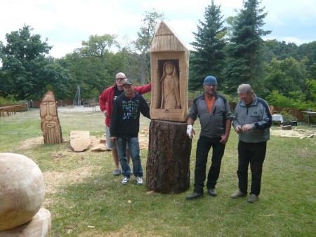 Dřevořezání na Hrubé Skála